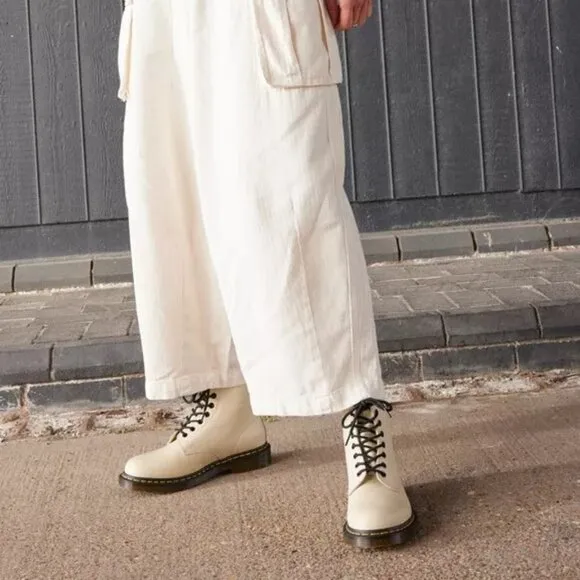 Dr. Martens 1460 Smooth Lace-Up Boots