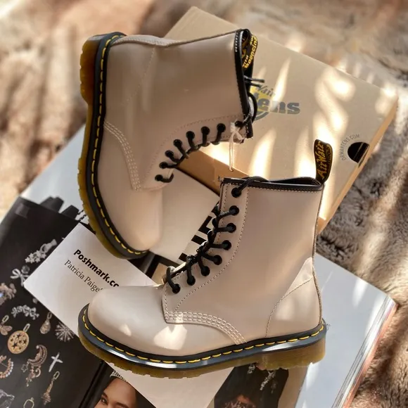 Dr. Martens 1460 Smooth Lace-Up Boots