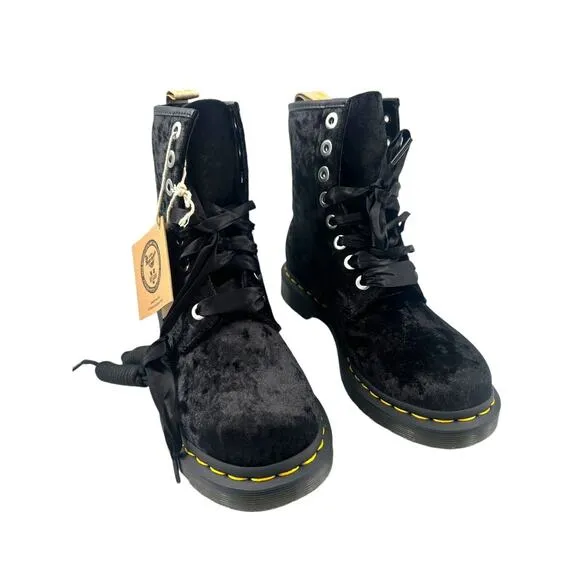 Dr. Martens 1460 Vegan Crushed Velvet Lace Up Boots Size 7 Women's Black Soldout