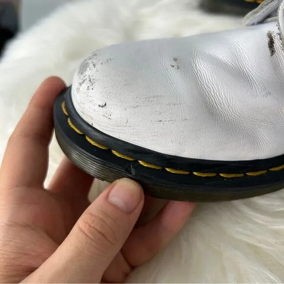 DR MARTENS 1460 White Smooth Leather Lace Up Boots Size 8 Grunge Punk Goth Alt