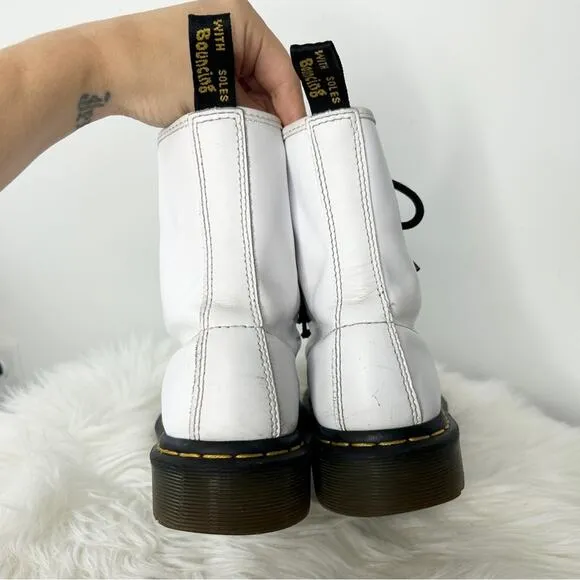 DR MARTENS 1460 White Smooth Leather Lace Up Boots Size 8 Grunge Punk Goth Alt