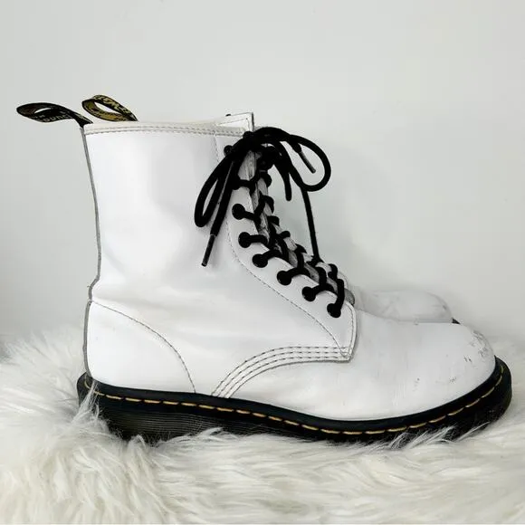 DR MARTENS 1460 White Smooth Leather Lace Up Boots Size 8 Grunge Punk Goth Alt