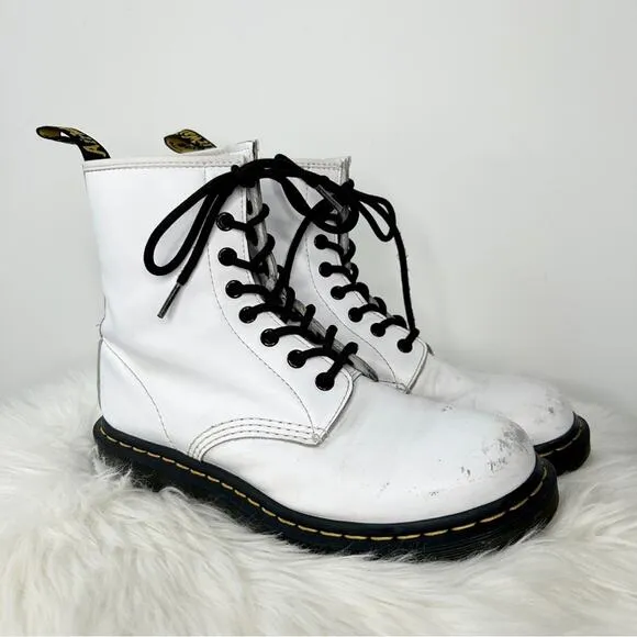 DR MARTENS 1460 White Smooth Leather Lace Up Boots Size 8 Grunge Punk Goth Alt
