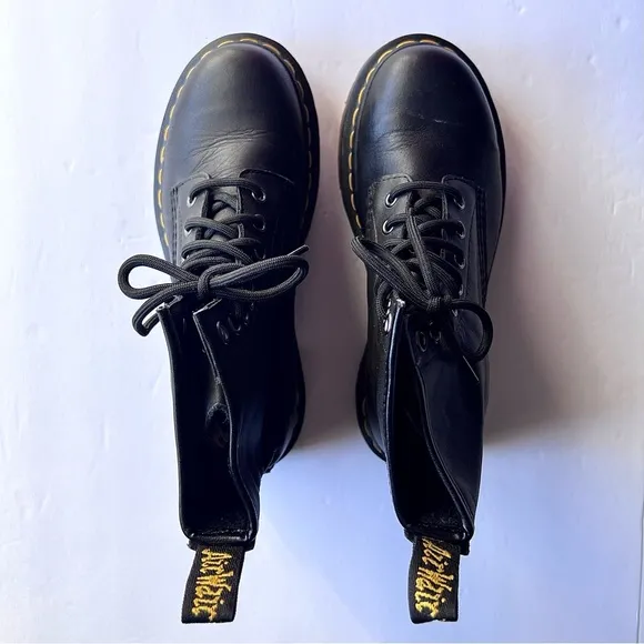Dr. Martens 1460 Womens Nappa Genuine Leather Lace Up Boots MSRP$170 Pre-Owned