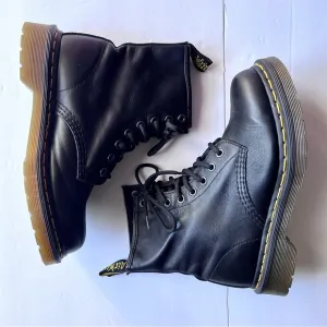 Dr. Martens 1460 Womens Nappa Genuine Leather Lace Up Boots MSRP$170 Pre-Owned