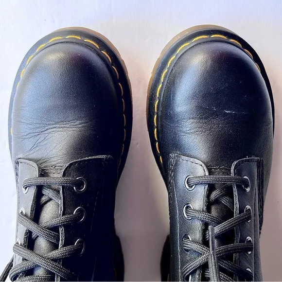 Dr. Martens 1460 Womens Nappa Genuine Leather Lace Up Boots MSRP$170 Pre-Owned
