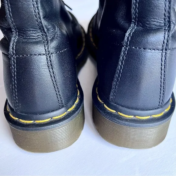 Dr. Martens 1460 Womens Nappa Genuine Leather Lace Up Boots MSRP$170 Pre-Owned