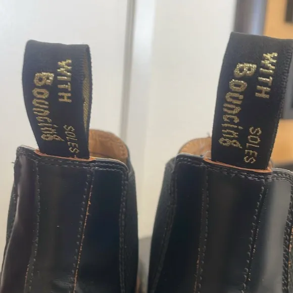 Dr. Martens 2976 Made in England Chelsea Boots Black