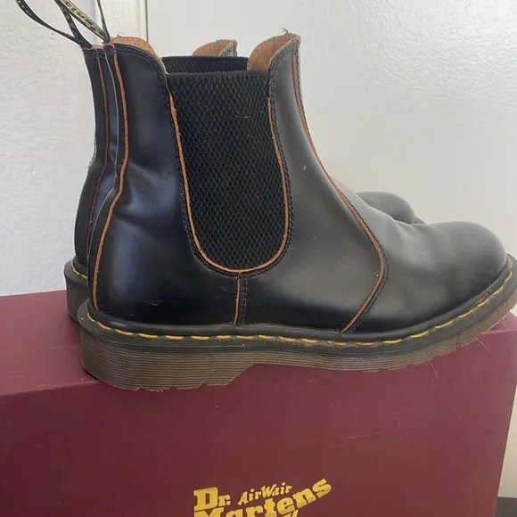 Dr. Martens 2976 Made in England Chelsea Boots Black