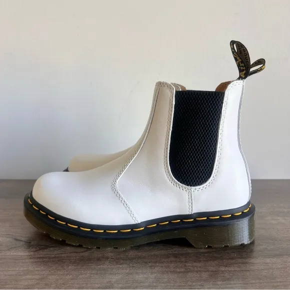 Dr. Martens 2976 Softy T Smooth White Leather Women's Boot Size 6 SKU#24368