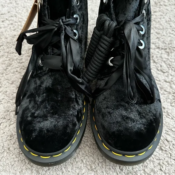 Dr. Martens Airwair Vegan 1460 Black Crushed Velvet Boots Womens 6