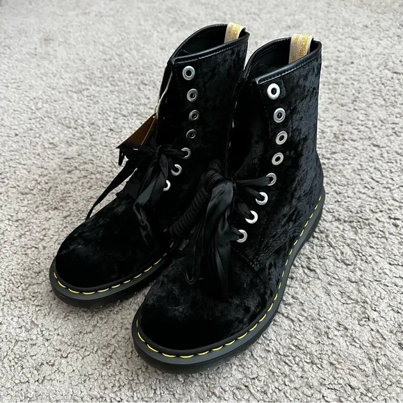 Dr. Martens Airwair Vegan 1460 Black Crushed Velvet Boots Womens 6