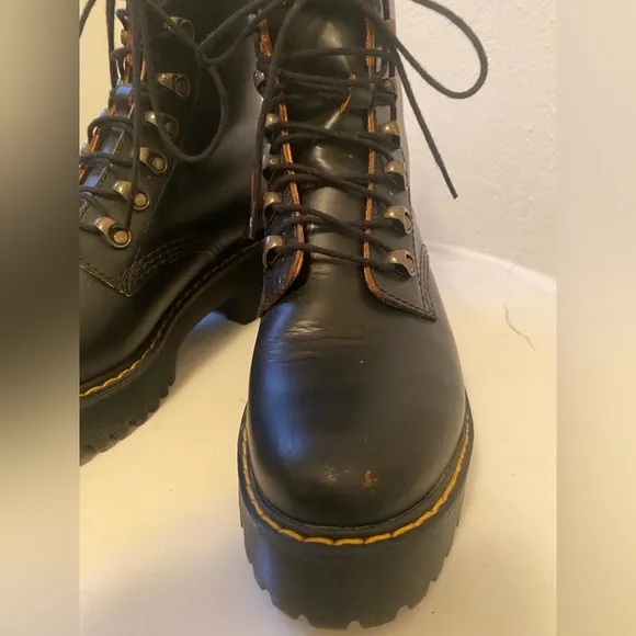 Dr. Martens Leona Women’s Vintage Heeled Boots Sz 8