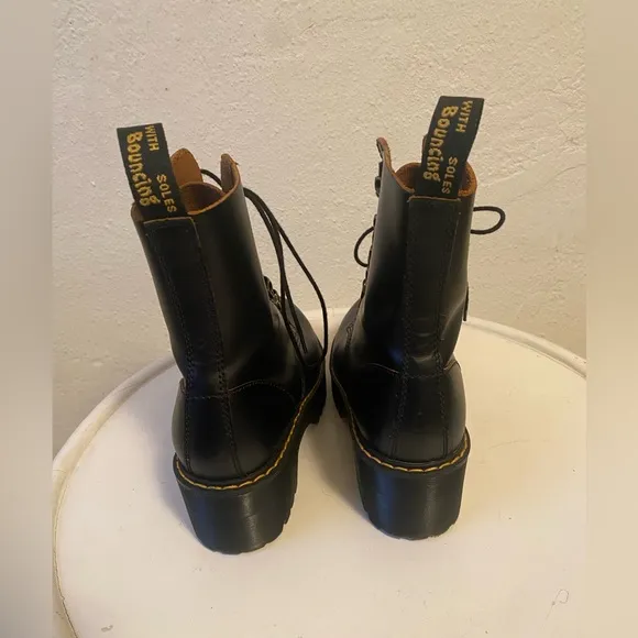 Dr. Martens Leona Women’s Vintage Heeled Boots Sz 8