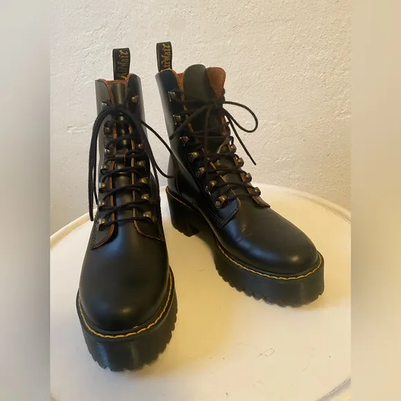 Dr. Martens Leona Women’s Vintage Heeled Boots Sz 8