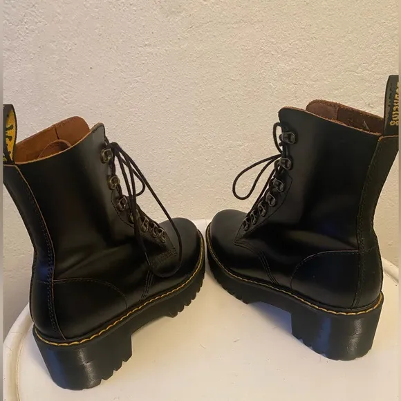 Dr. Martens Leona Women’s Vintage Heeled Boots Sz 8