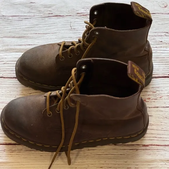 Dr Martens Pascal Ziggy 8-Eye Boots in Brown Crazy Horse Leather in Sz 8 Men