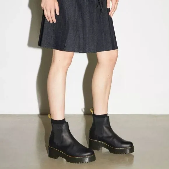 Dr. Martens Rometty Wyoming Leather Platform Chelsea Boots - Women's Size 10