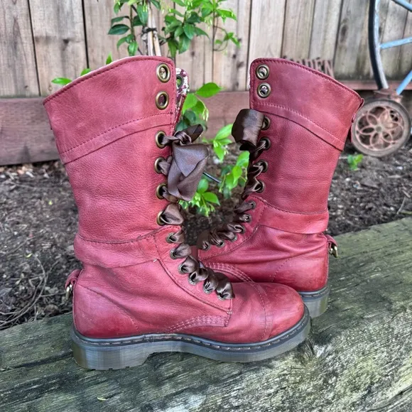 Dr Martens Triumph 1914 Cherry Red Floral Boots Size 8 US / 6 UK