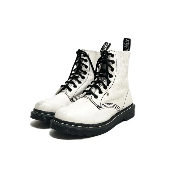 DR. MARTENS | Vintage Y2K women’s white leather 8-eye Pascal combat boots