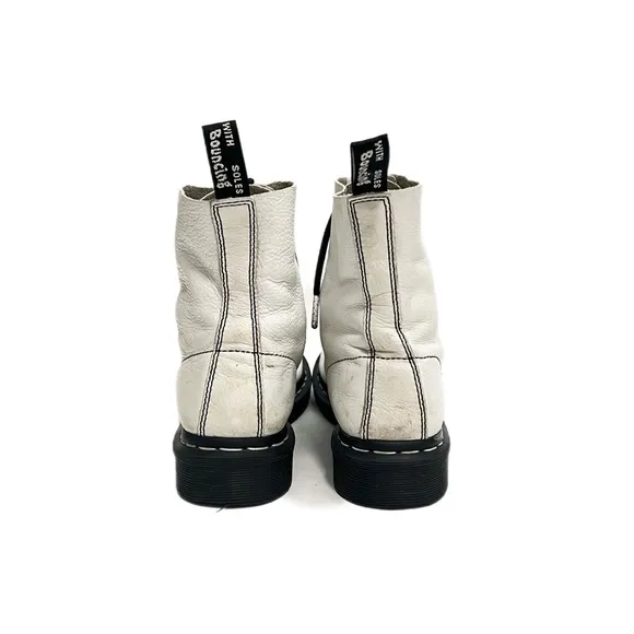 DR. MARTENS | Vintage Y2K women’s white leather 8-eye Pascal combat boots