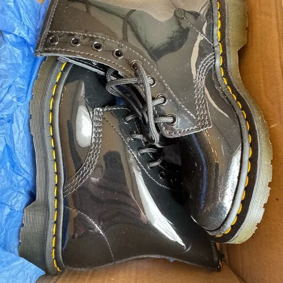 Dr Martens Women's Size 7 EU 38 Lug Sole Patent Leather Lace Up Combat Boots NEW