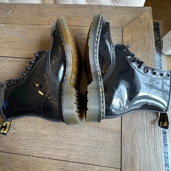 Dr Martens Women's Size 7 EU 38 Lug Sole Patent Leather Lace Up Combat Boots NEW
