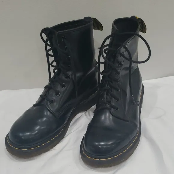 Dr Martens Women's US 8L 1460 Boot