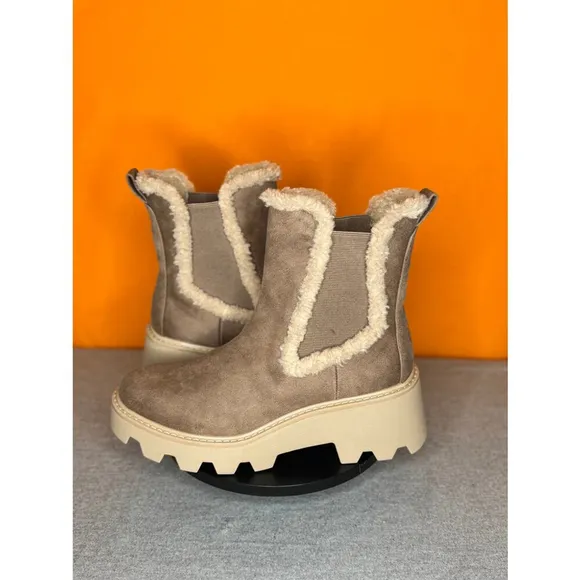 DV Dolce Vita Vandi Cozy Lug-Sole Platform Booties Mushroom Brown Size 8.5