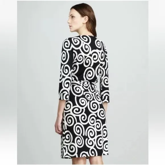 DVF Diane Von Furstenberg NEW JULIAN TWO Silk Jersey Wrap Dress Swirl Black sz 4