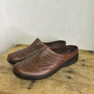 Easy street woman's brown‎ mule slip on comfort shoes