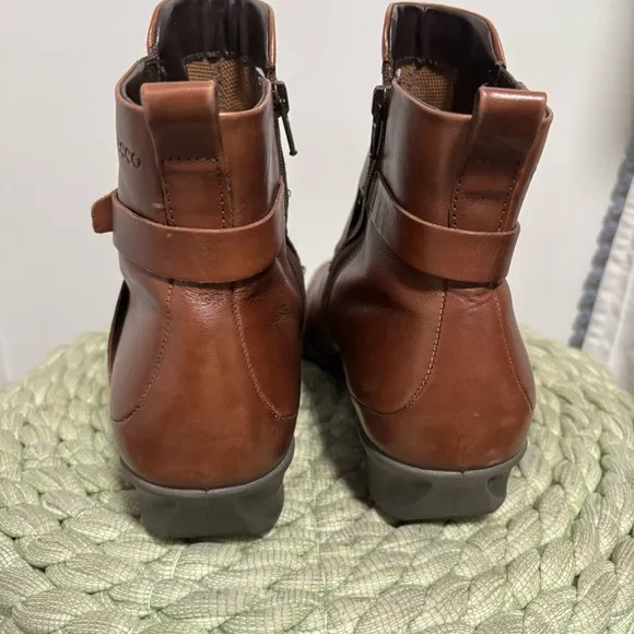 ECCO Abelone Buckle Brown Leather Flat Comfort Ankle Boots