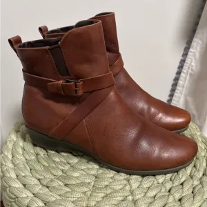 ECCO Abelone Buckle Brown Leather Flat Comfort Ankle Boots