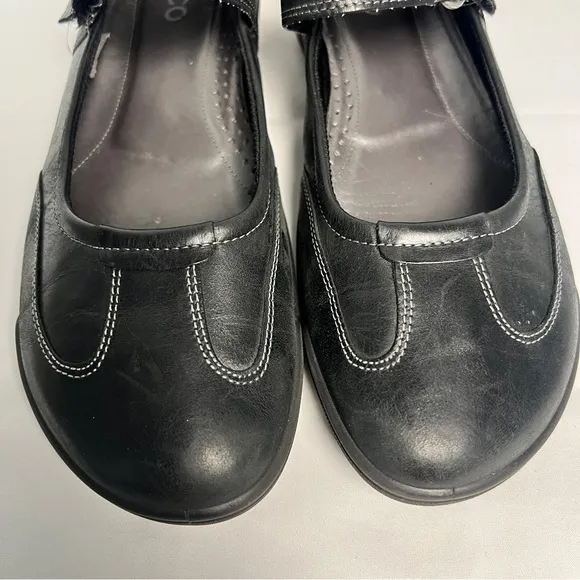 Ecco Mary Jane Comfort Shoes Womens Sz 40, US 9.5 Black Leather Adjustable Strap