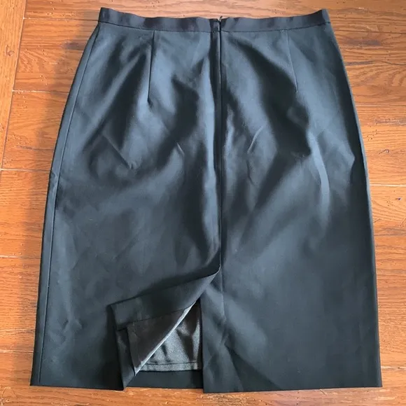 Elie Tahari Black Wool Pencil Skirt Women’s Lined Knee Front Ruffle Size 10
