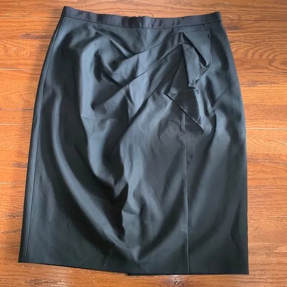 Elie Tahari Black Wool Pencil Skirt Women’s Lined Knee Front Ruffle Size 10