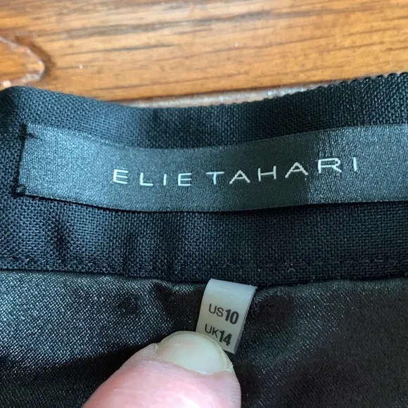 Elie Tahari Black Wool Pencil Skirt Women’s Lined Knee Front Ruffle Size 10