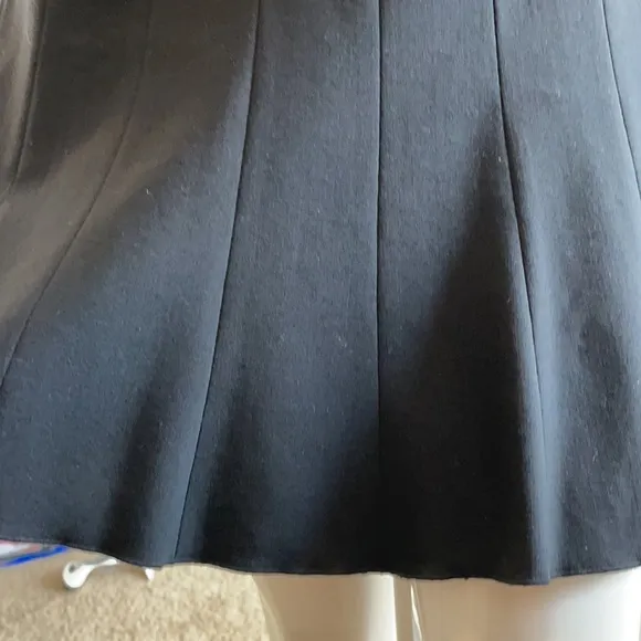 Elie Tahari wool a line mini skirt size 6 EUC