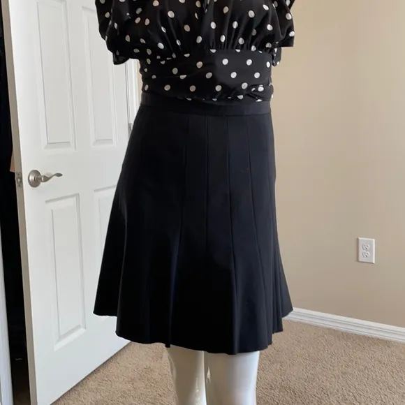 Elie Tahari wool a line mini skirt size 6 EUC