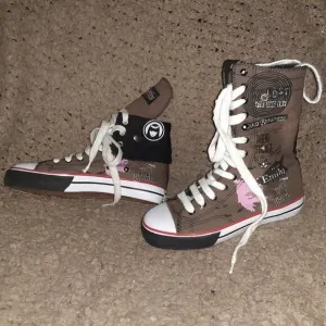 EMILY THE STRANGE-Reversable Snap-Sneaker Boots-Graffitied Brown-RARE-Sz 6-NM