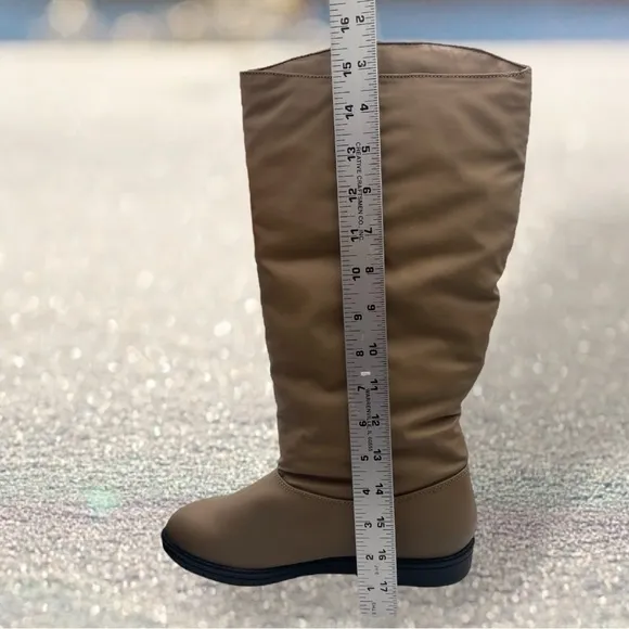 Etienne Aigner Women's Black Faux Fur Lined Tan Storm Boots Size 8M