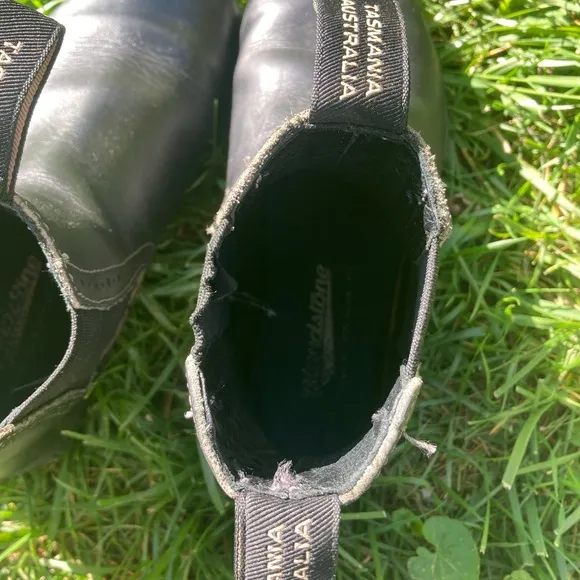 EUC Black Blundstones