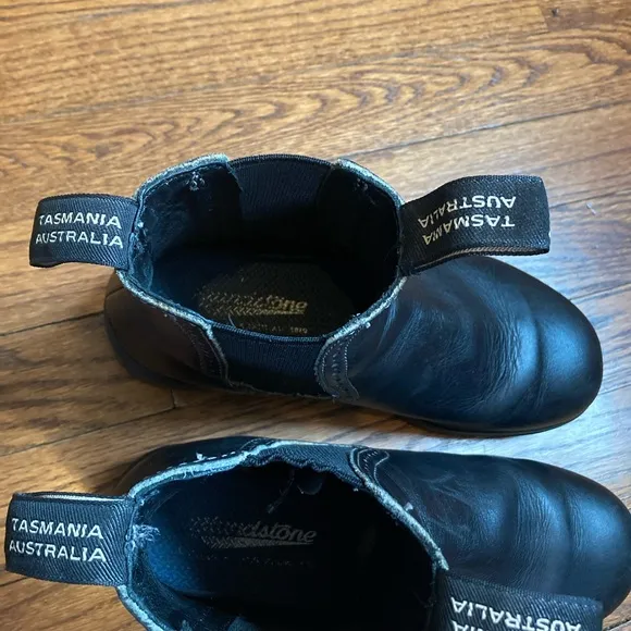 EUC Black Blundstones