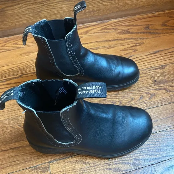 EUC Black Blundstones