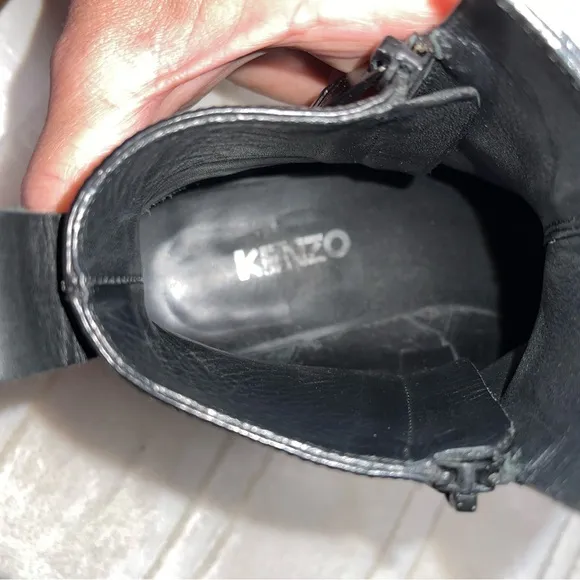EUC KENZO Totem Flat Zip Leather Ankle Boots - Black Size 38