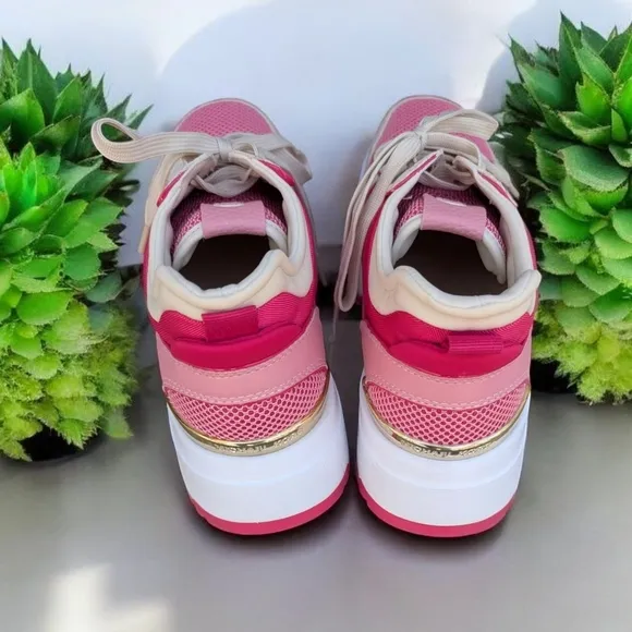 EUC Michael Kors 7 Women Casual Shoes Muse Trainer 2-Tone Circular Mesh Pink