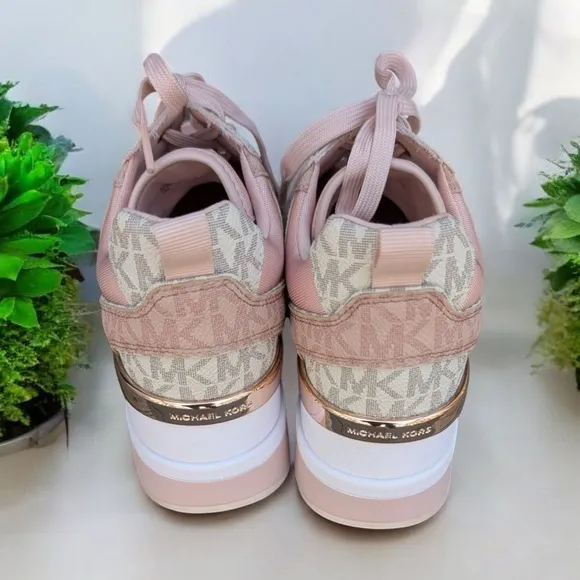 EUC Womens Shoes Michael Kors Crista Trainer Tech Canvas Soft Pink Sneaker Sz 7