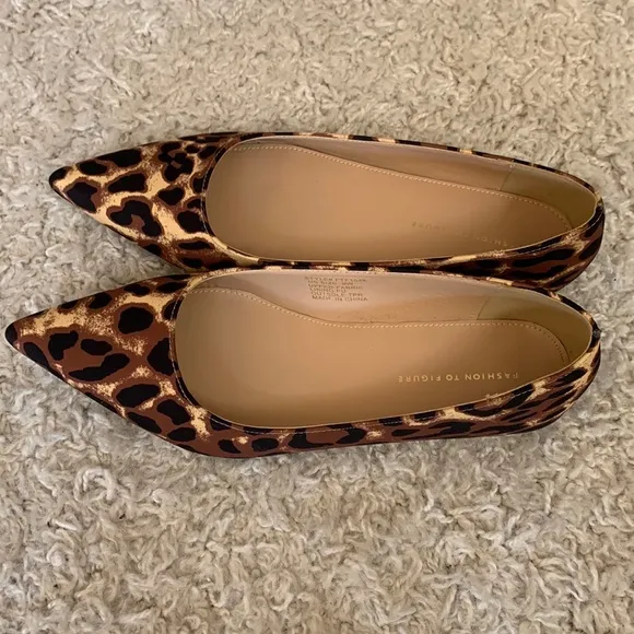 Fashion To Figure Animal Print Flat Shoes.