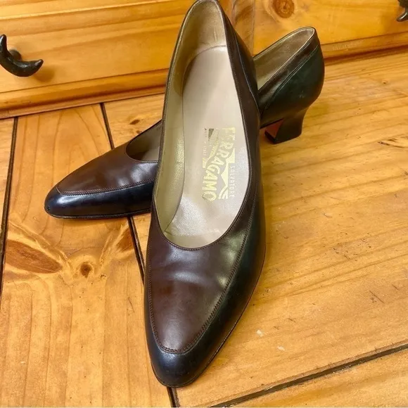 Ferragamo Women's Shoes two tone black brown pump sz 9.5 AAA