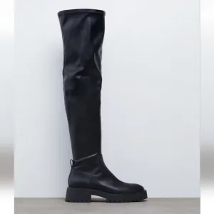 FLAT OVER THE KNEE BOOTS